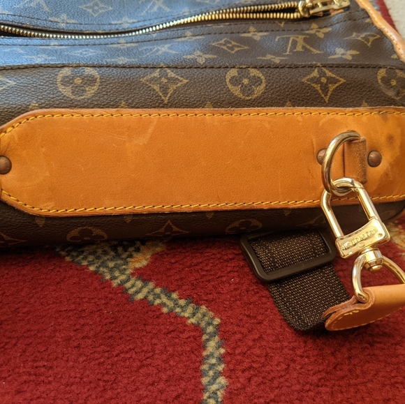 Louis Vuitton Garment Bag - Picture 5 of 16